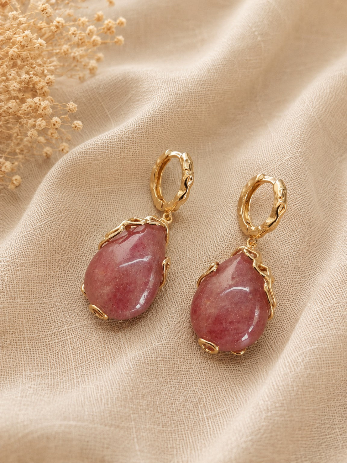 Orecchini Quarzo Rosa Fragola | Pendenti Bronzo Dorato | Eterea Natural Stone