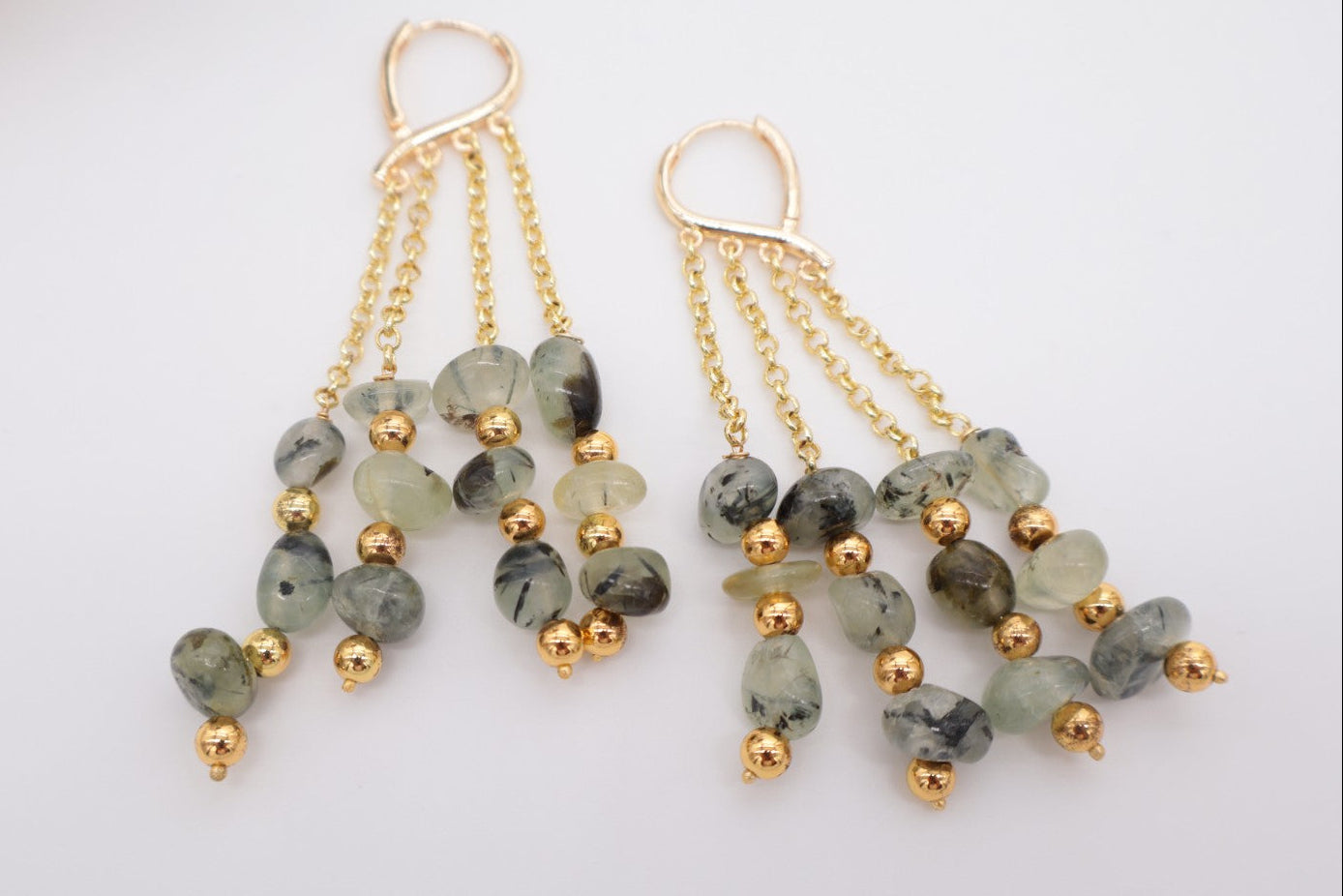 Orecchini a Cascata in Prehnite Naturale e Bronzo Dorato Nickel Free | Eterea Natural Stone