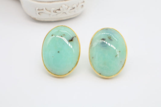 Orecchini in argento dorato con crisopasio naturale cabochon ovale 30×22 mm, chiusura omega