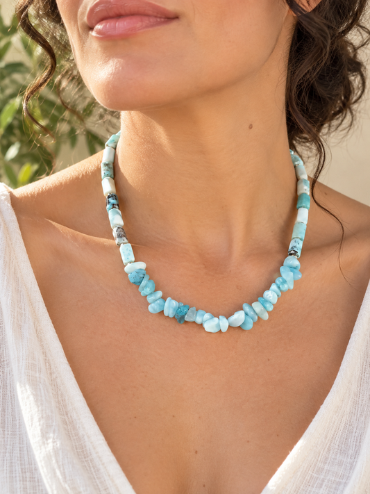 Girocollo Eterea in Larimar e Acquamarina naturale con distanziatori dorati