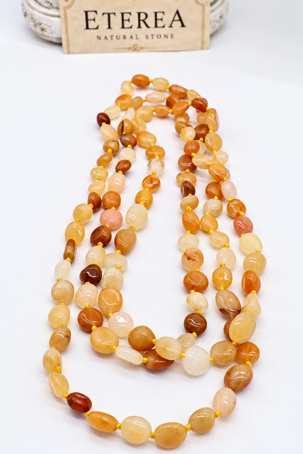 Collana lunga in Calcite naturale – 120 cm, pietre burattate e annodate a mano