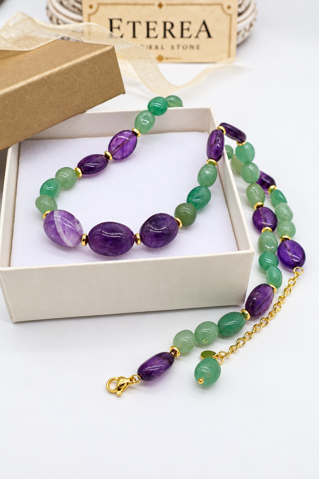 Collier Essential in Ametista e Avventurina naturale, con chiusura in acciaio dorato.