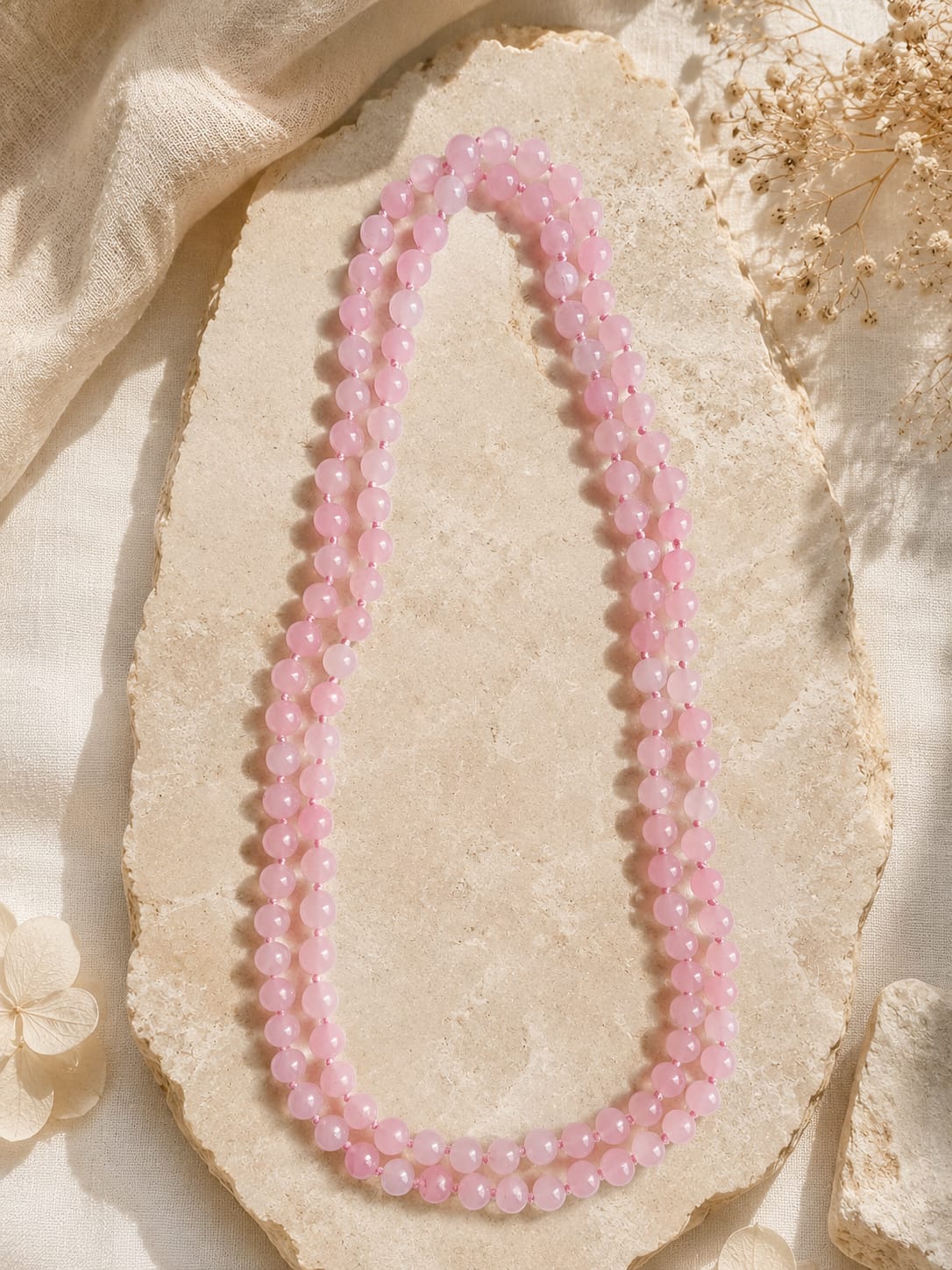 Collana Lunga in Giada Rosa Naturale Annodata a Mano – 120 cm