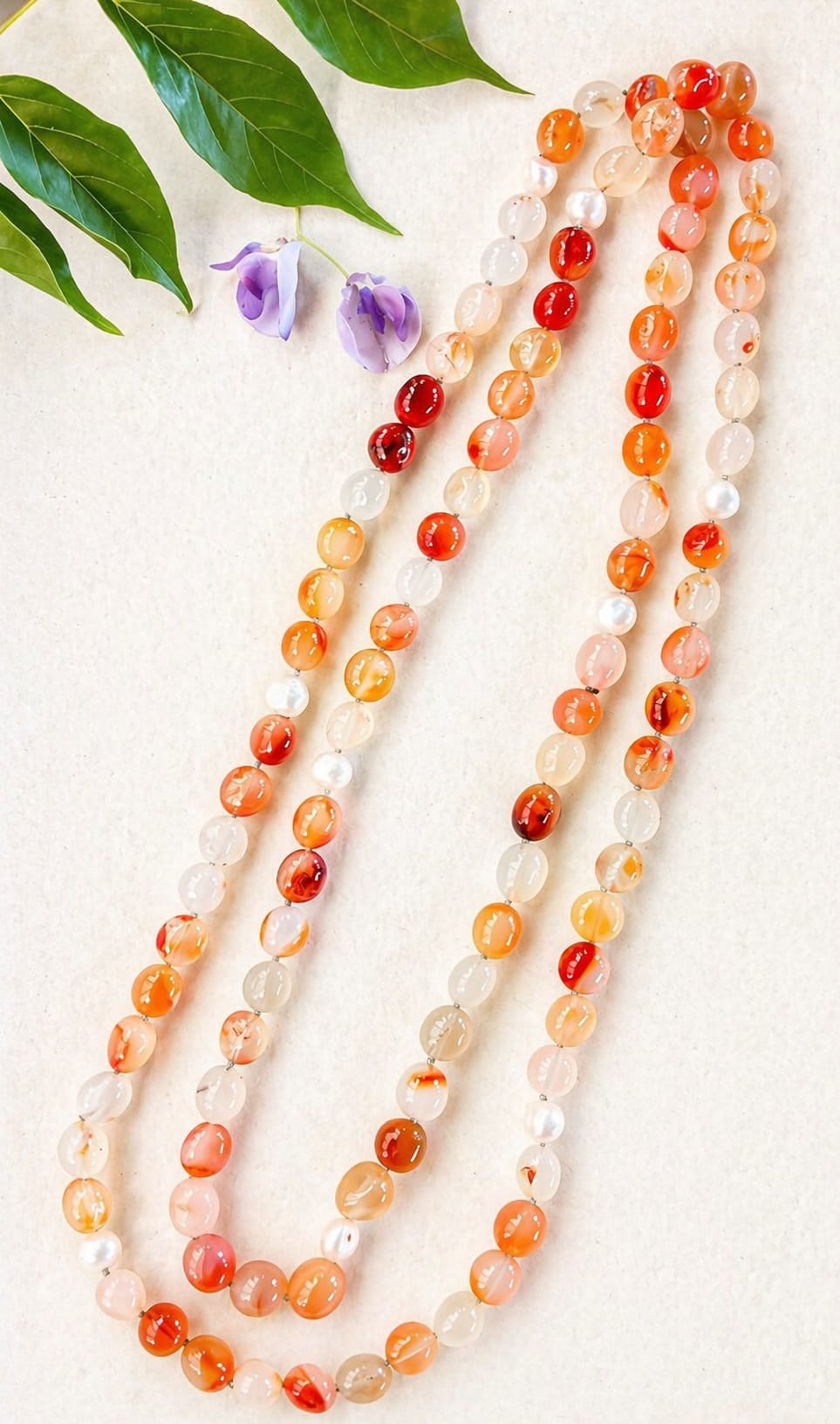 Collana lunga 120 cm in corniola rosso arancio e perle di fiume naturali