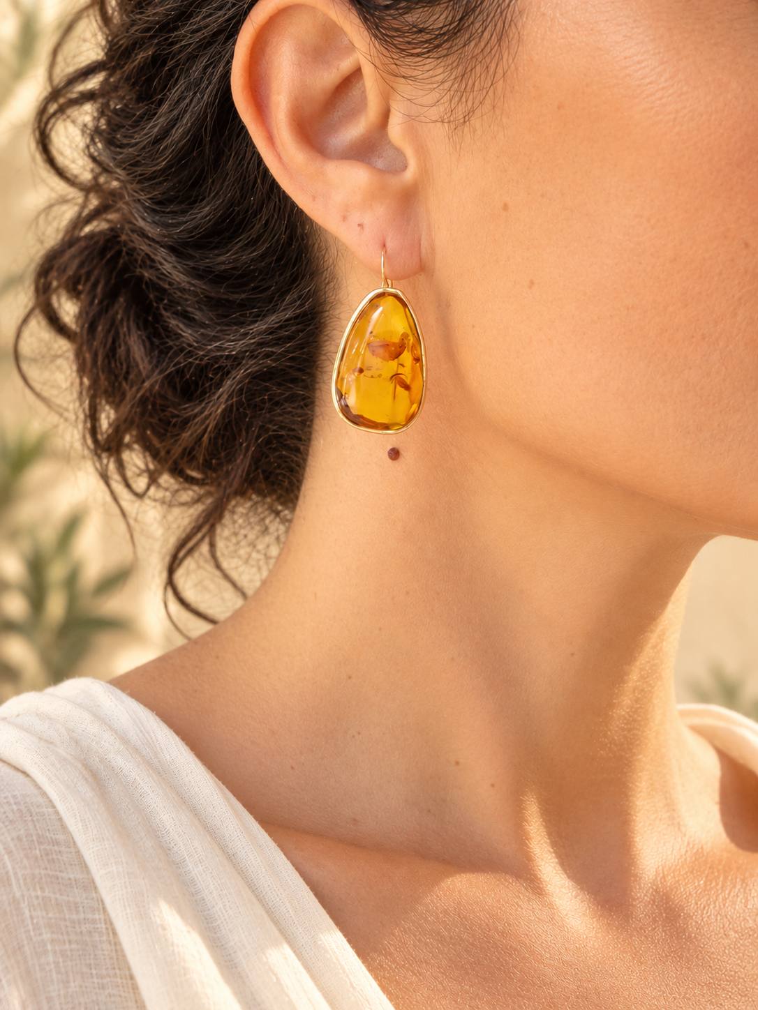 Orecchini in Ambra Baltica Naturale con inclusioni, Argento 925 dorato e confezione regalo Eterea Natural Stone