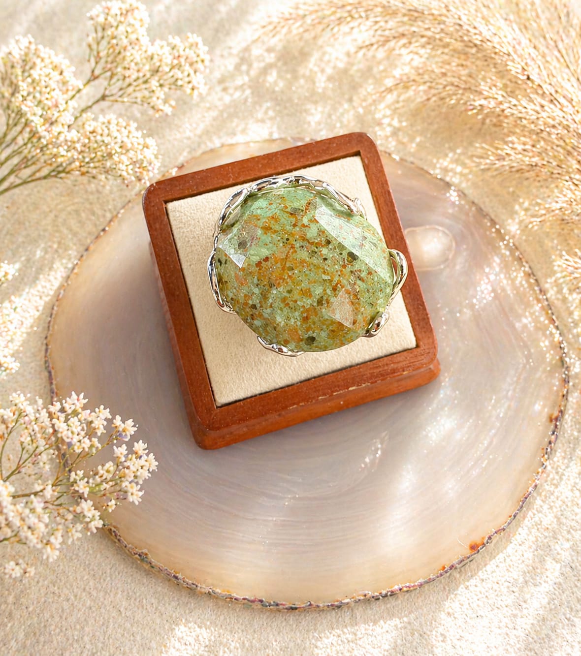 Anello Regolabile Grande in Bronzo Rodiato con Agata Muschiata Sfaccettata