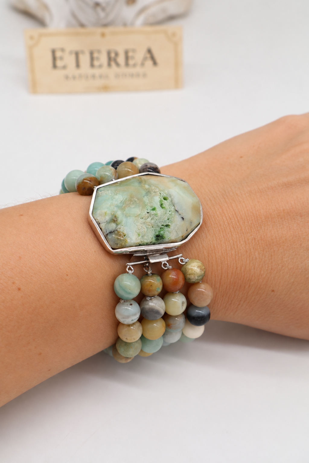 Bracciale multifilo Eterea in Crisopasio sfaccettato, Amazzonite, Acquamarina, Berillo e Osso bianco con chiusura in Argento 925
