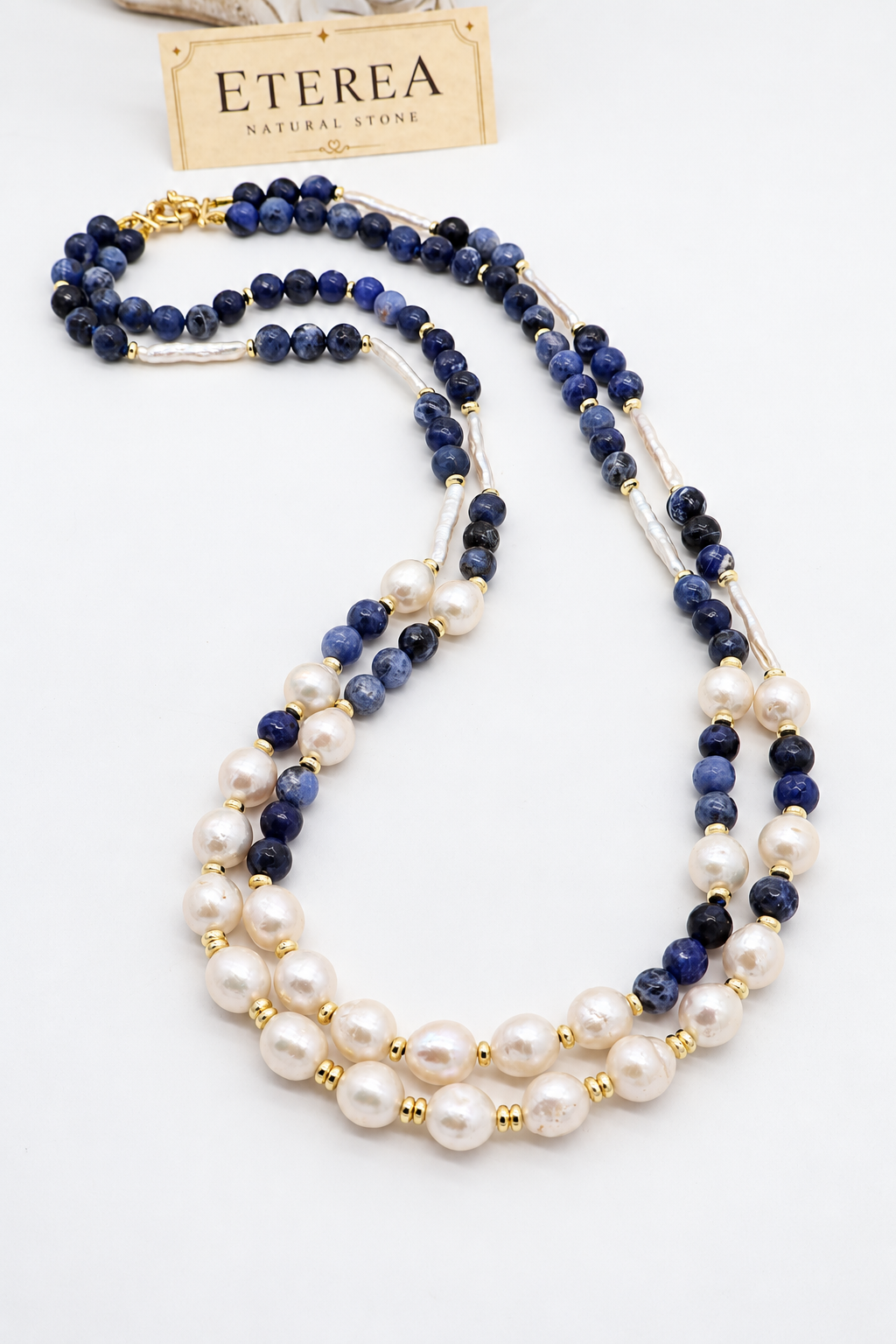 Collana lunga doppio filo in sodalite blu sfaccettata e perle Edison d'acqua dolce