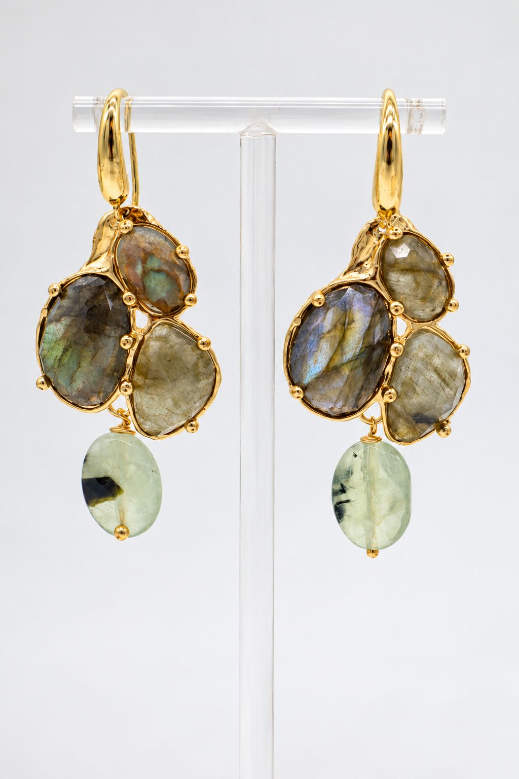 Orecchini a grappolo in Labradorite e Prehnite con pietre naturali sfaccettate e montatura in bronzo dorato nickel free