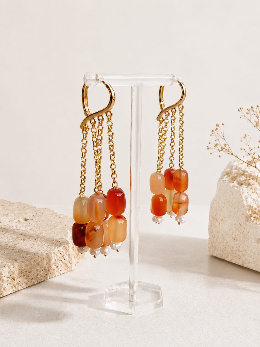 Orecchini a Cascata in Corniola Arancio e Perla – Monachella a Scatto