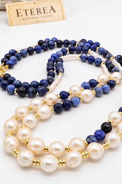 Collana lunga doppio filo in sodalite blu sfaccettata e perle Edison d'acqua dolce