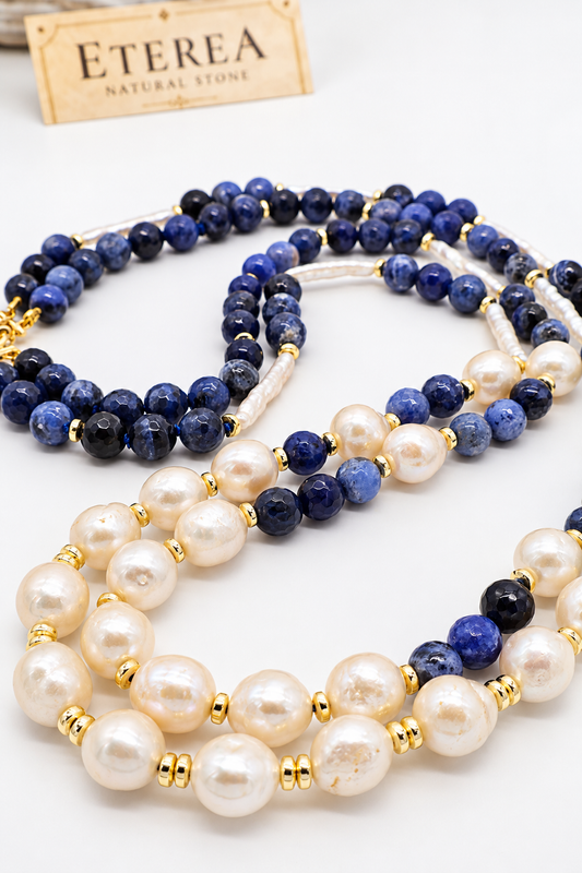 Collana lunga doppio filo in sodalite blu sfaccettata e perle Edison d'acqua dolce