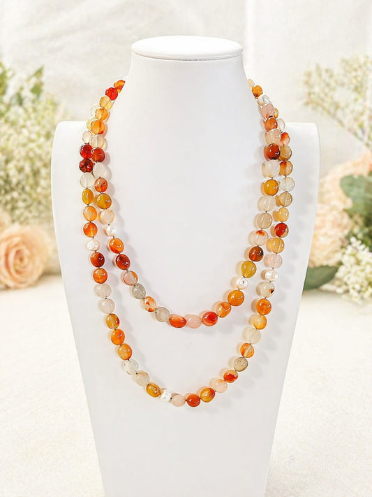 Collana lunga 120 cm in corniola rosso arancio e perle di fiume naturali