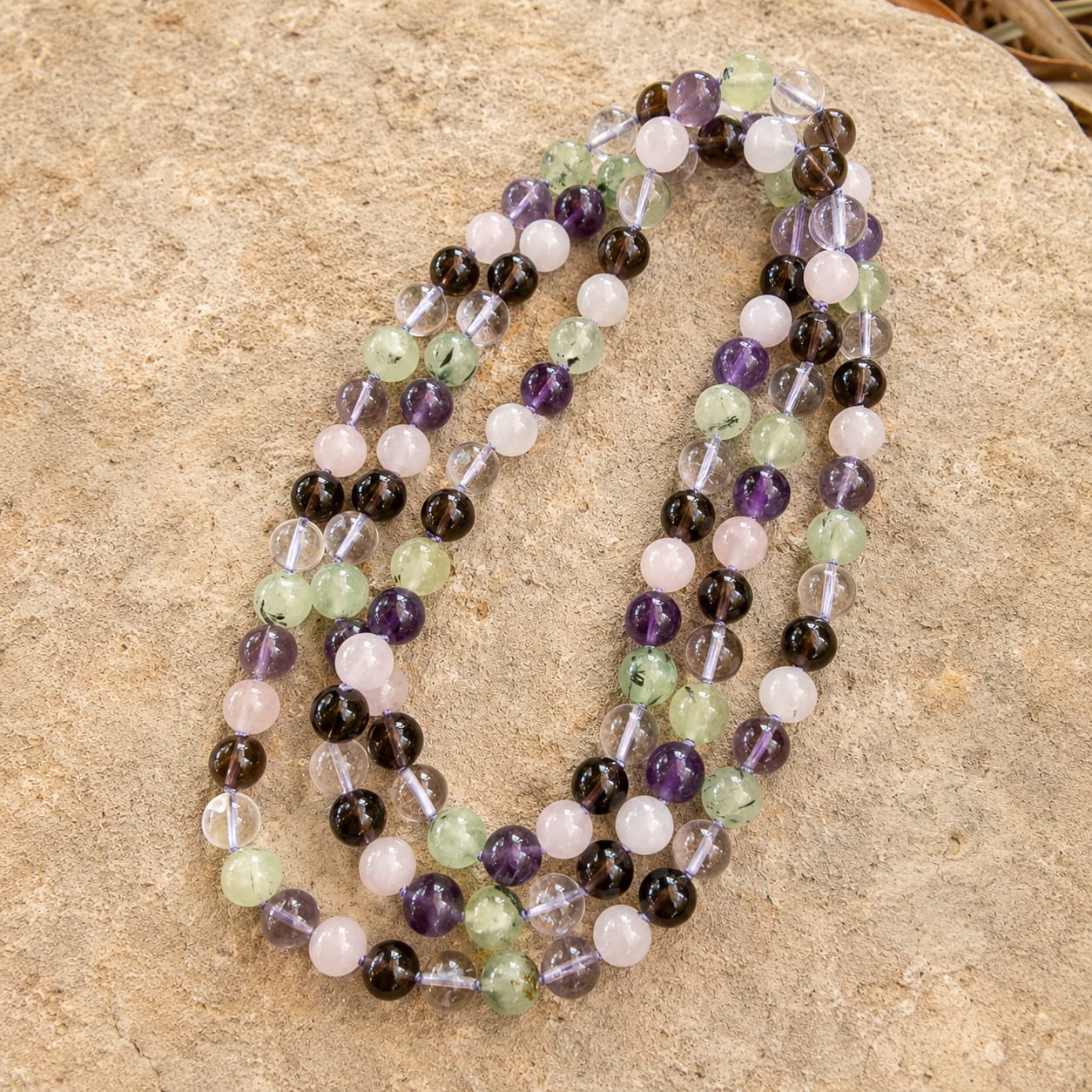Collana Lunga Annodata 120 cm in Ametista, Prehnite, Quarzo Rosa, Quarzo Fumé e Cristallo di Rocca – Pietre Naturali da 11 mm