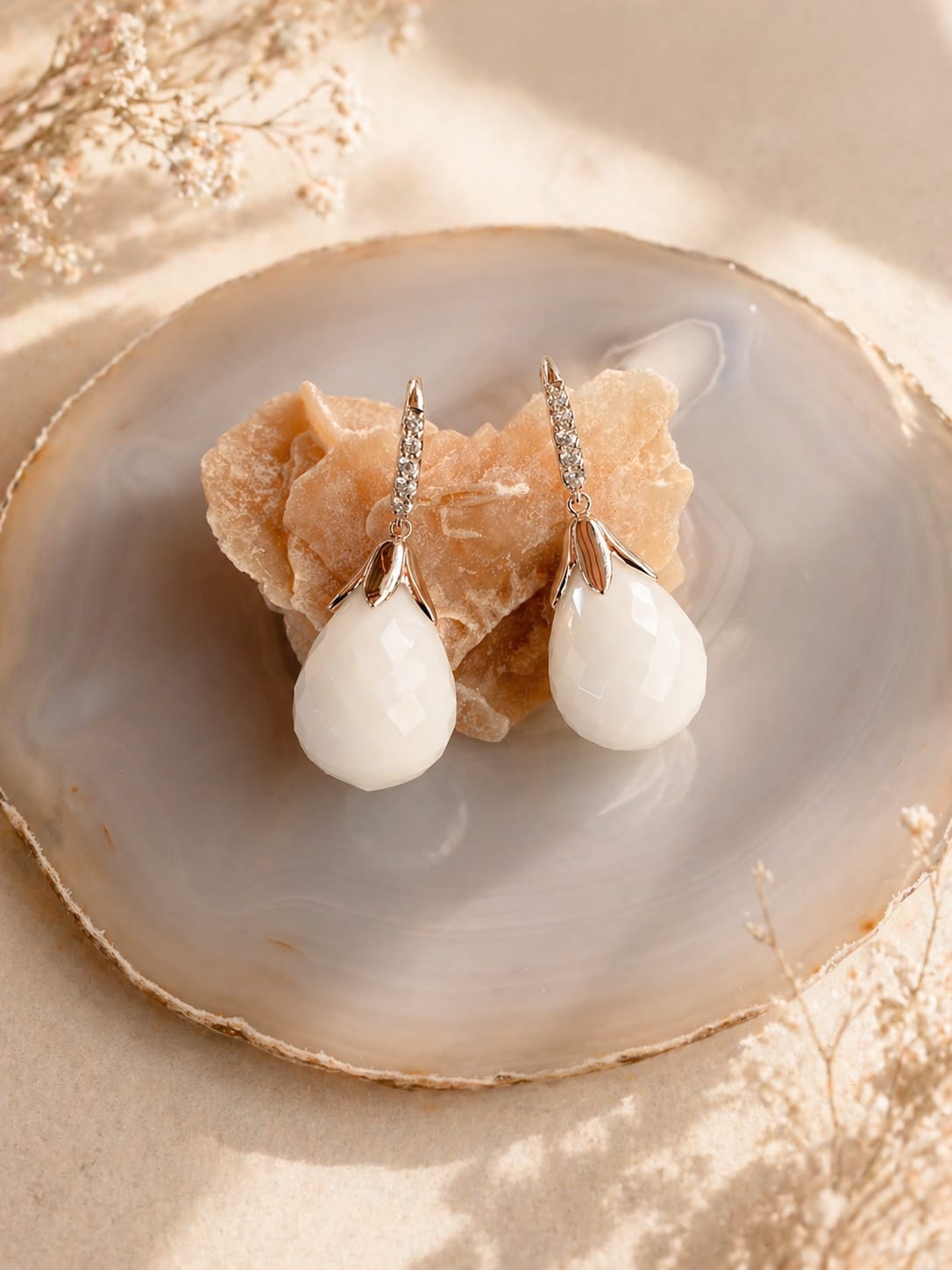 Orecchini Pendenti in Argento 925 con Agata Bianca Sfaccettata e Zirconi in argento 925 Eterea Natural Stone